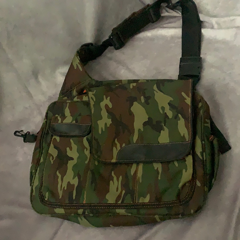 Diaper Dude | Camouflage Messenger Bag for Dad